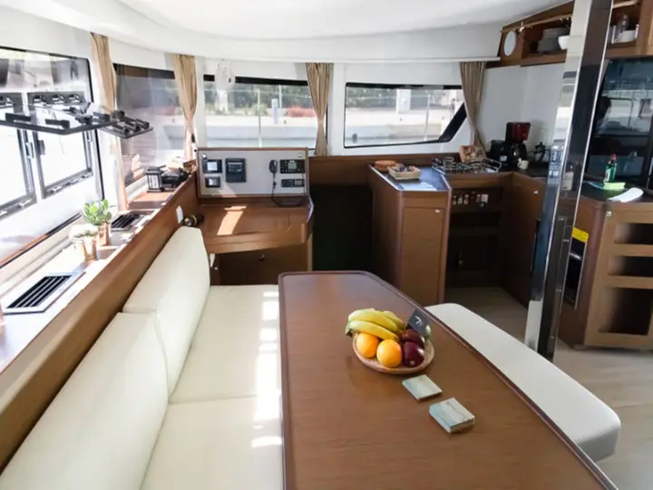 Lagoon 42 - 