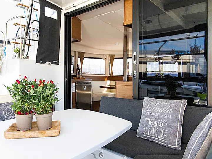 Lagoon 42 - 
