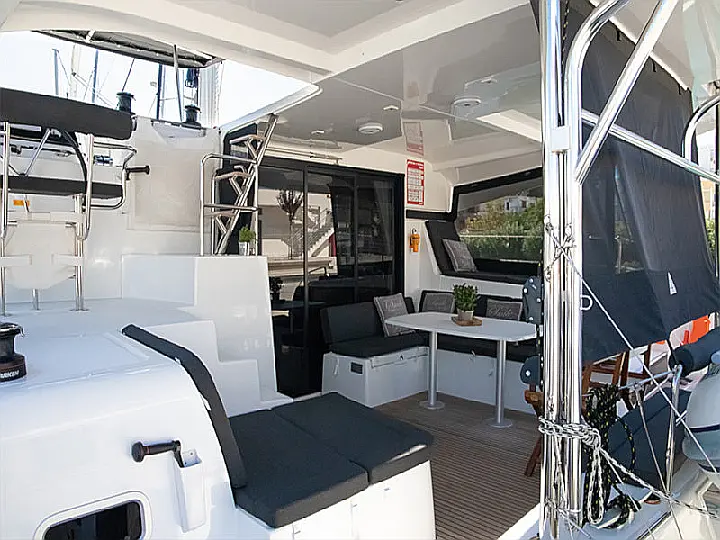 Lagoon 42 - 