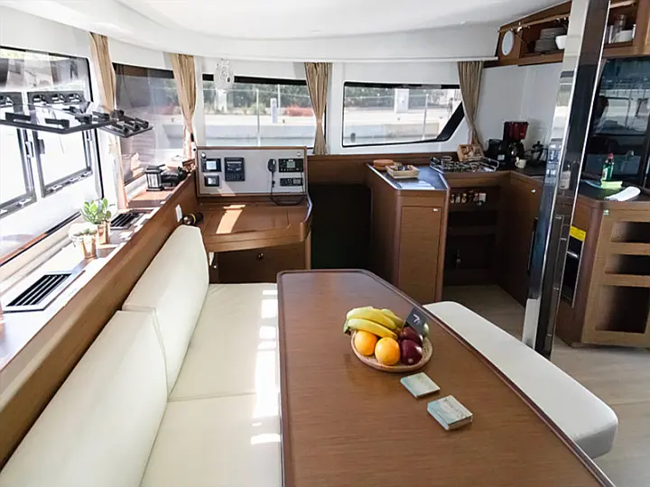 Lagoon 42 - 