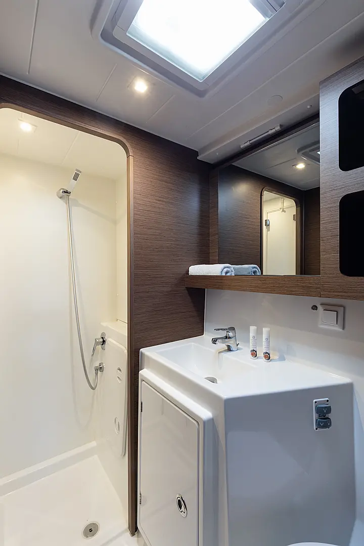 Lagoon 42 - 
