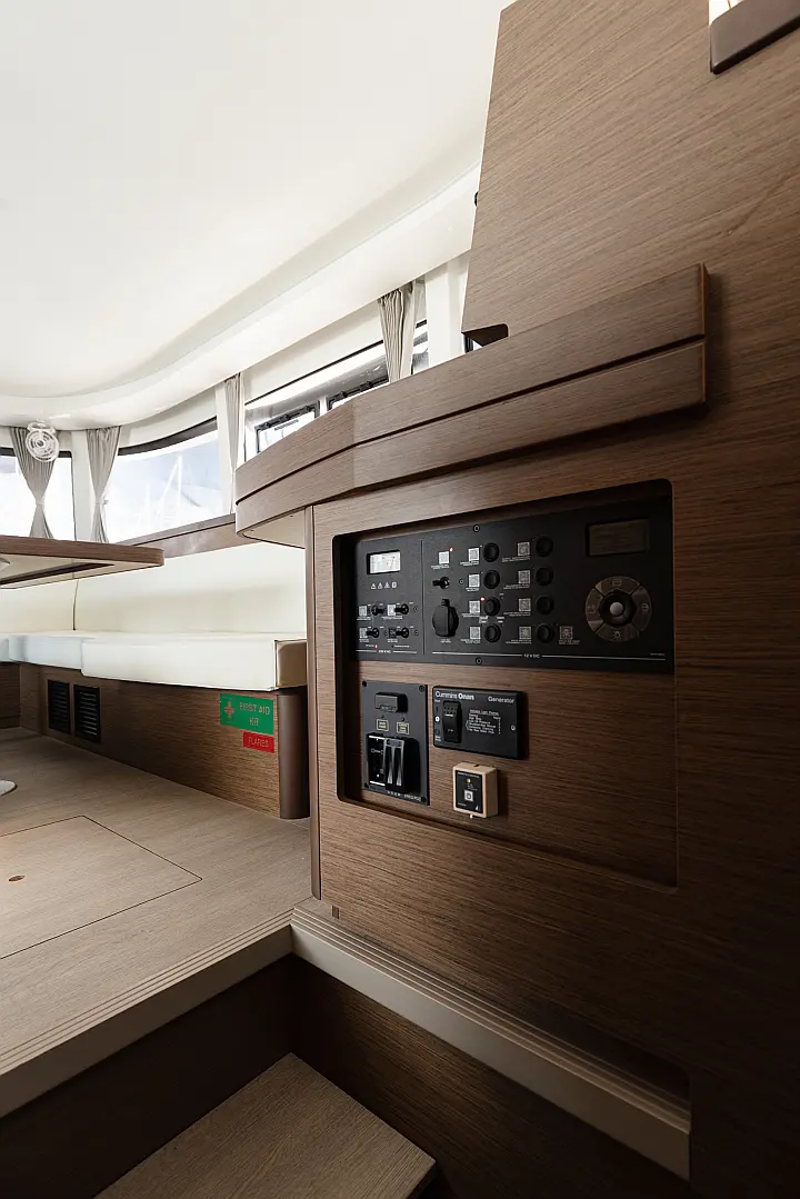 Lagoon 42 - 