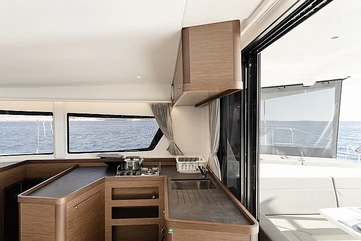 Lagoon 42 - 