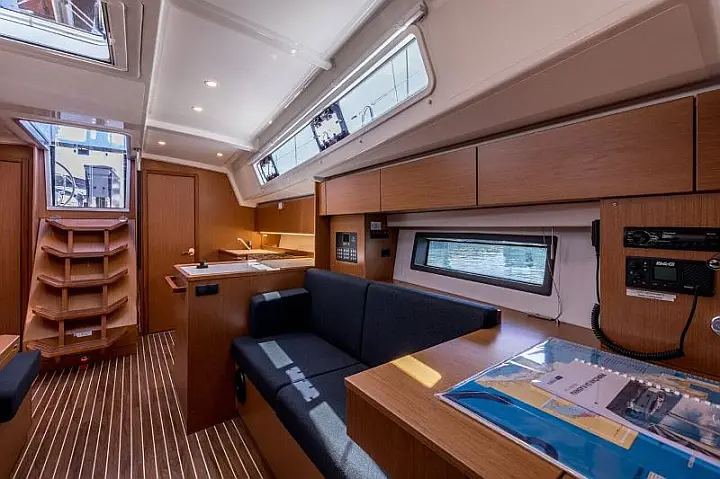 Bavaria C42 - 