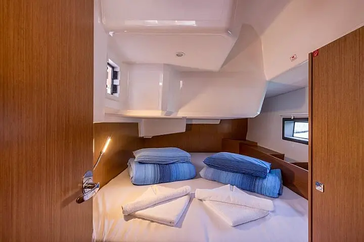 Bavaria C42 - 
