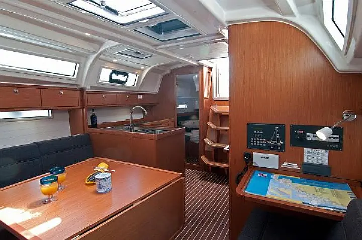 Bavaria 37 Cruiser - 