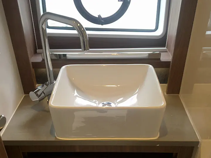Sealine C390 - 