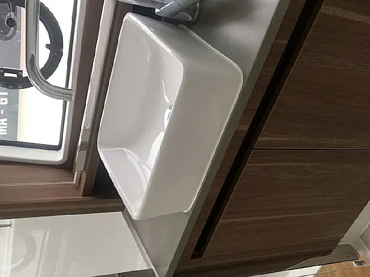 Sealine C390 - 