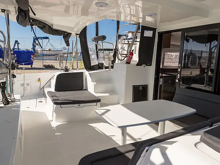 Lagoon 42 - 