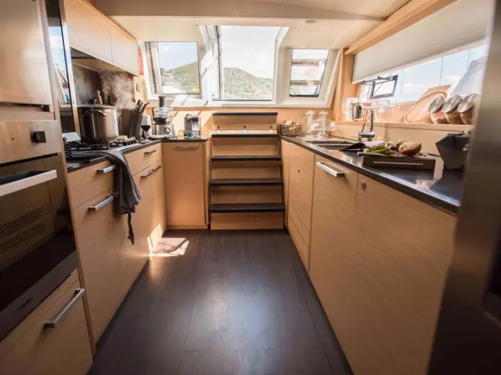 Lagoon 620 Essence - 