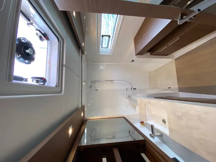 Lagoon 46 owner version - 