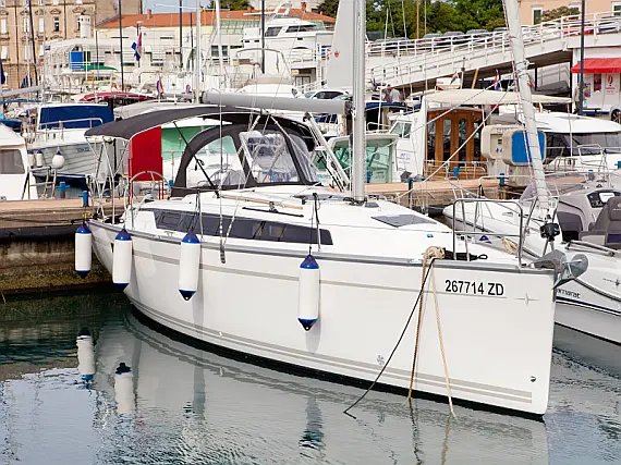 Bavaria Cruiser 34  Style