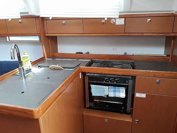 Bavaria Cruiser 37 - 