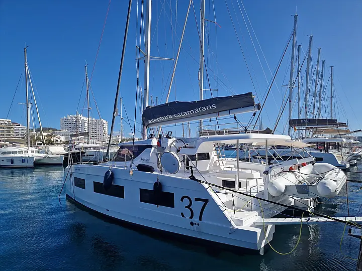 AVENTURA 11 - 