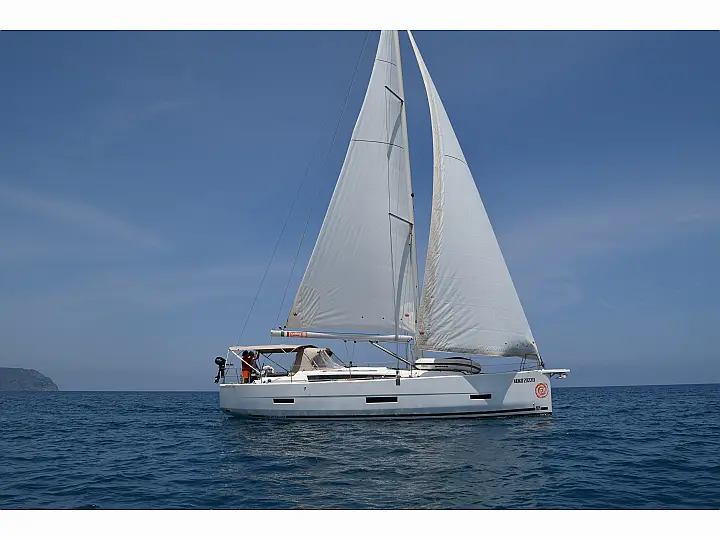 Dufour 430 - External image