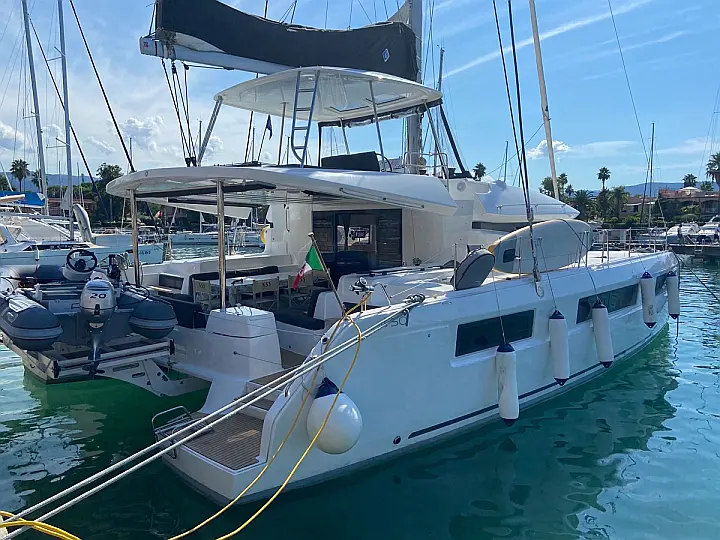 Lagoon 50 - External image
