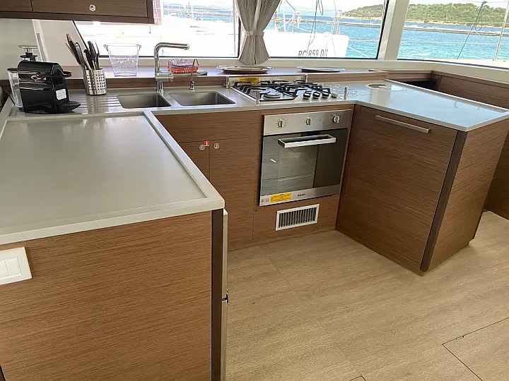 Lagoon 52F (5 cab) - 