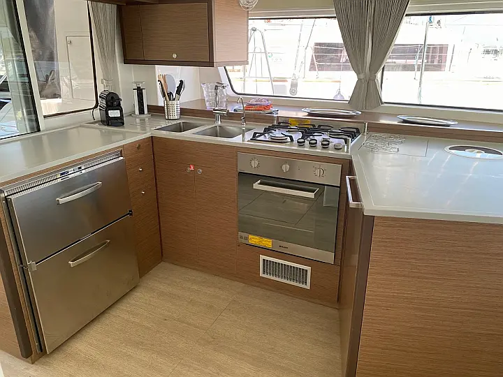 Lagoon 52F (5 cab) - 