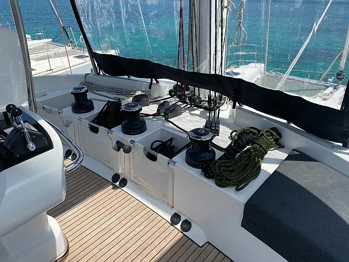 Lagoon 52F (5 cab) - 