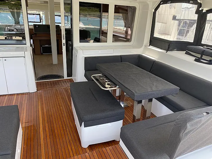 Lagoon 52F (5 cab) - 
