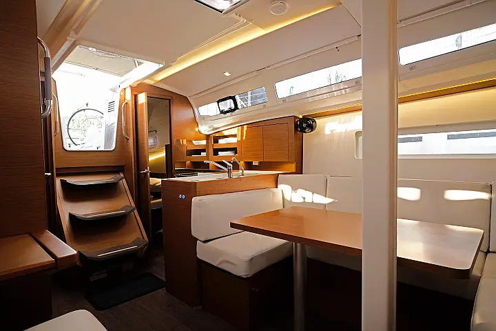Sun Odyssey 380 - 
