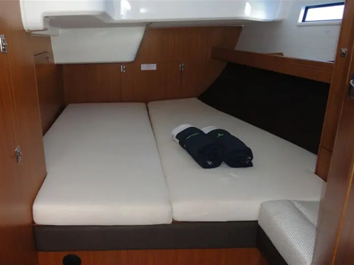 Bavaria Cruiser 51 . - 