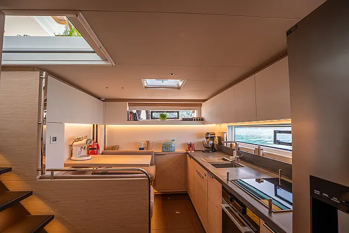 Lagoon Sixty 5 - 