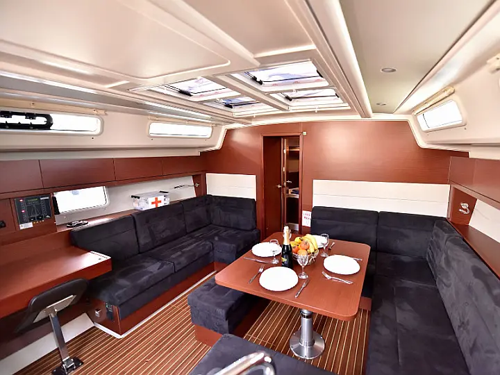 Hanse 458 - 