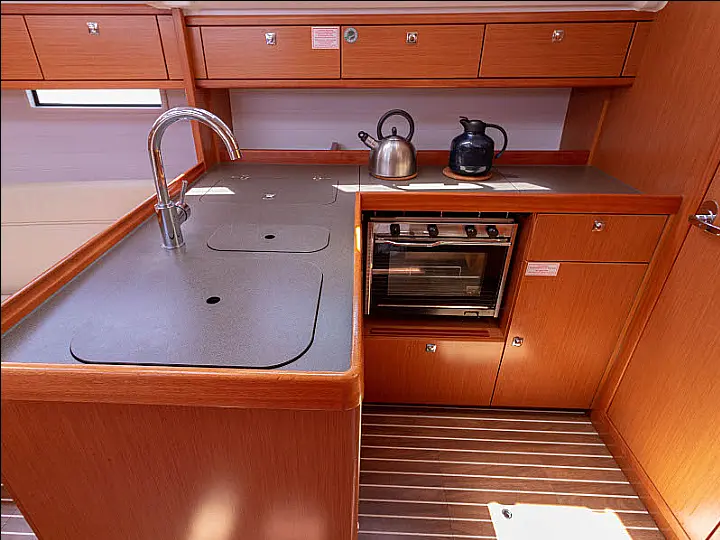 Bavaria Cruiser 37 - 