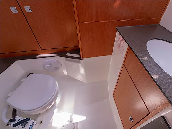 Bavaria Cruiser 37 - 