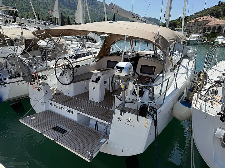 Sun Odyssey 410 - External image