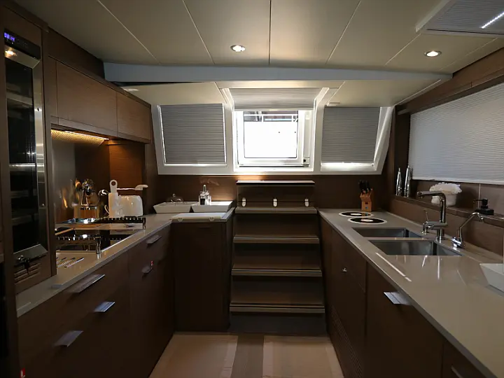 Lagoon 630 - 
