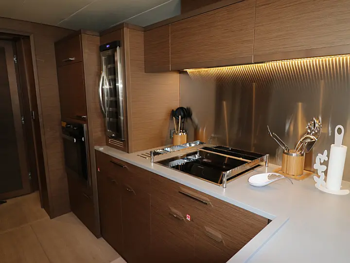 Lagoon 630 - 
