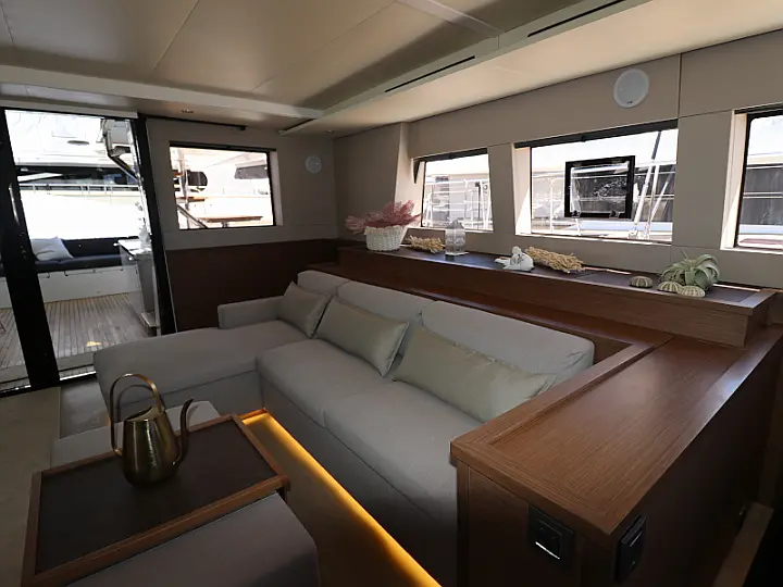Lagoon 630 - 