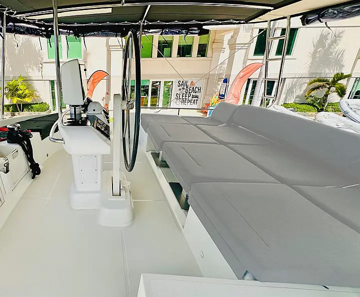 LAGOON 52F - FLYBRIDGE