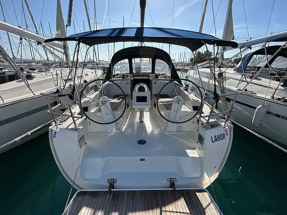 Bavaria Cruiser 37