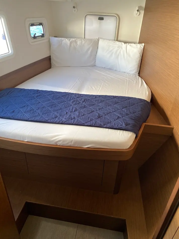 Lagoon 42 - 