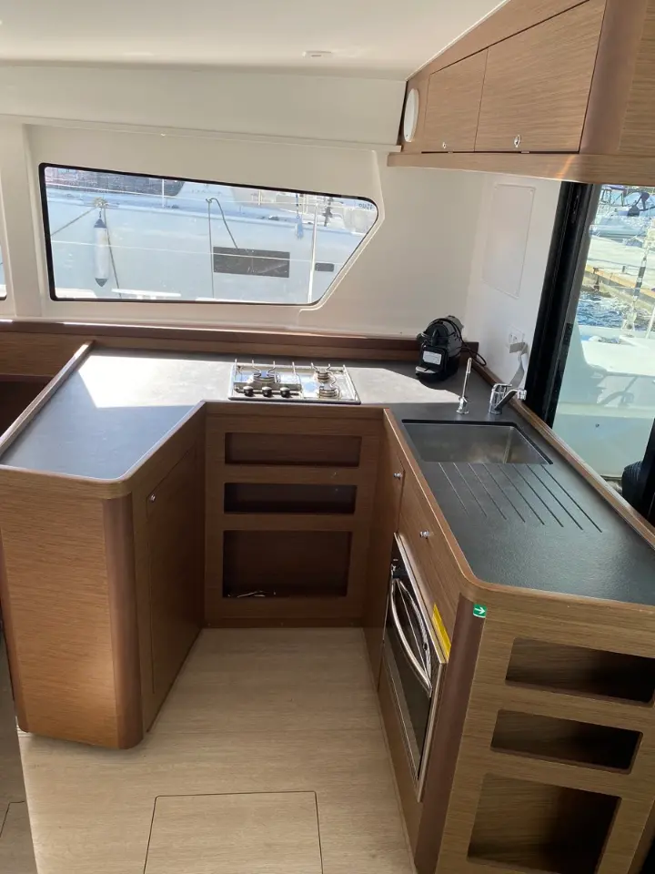 Lagoon 42 - 
