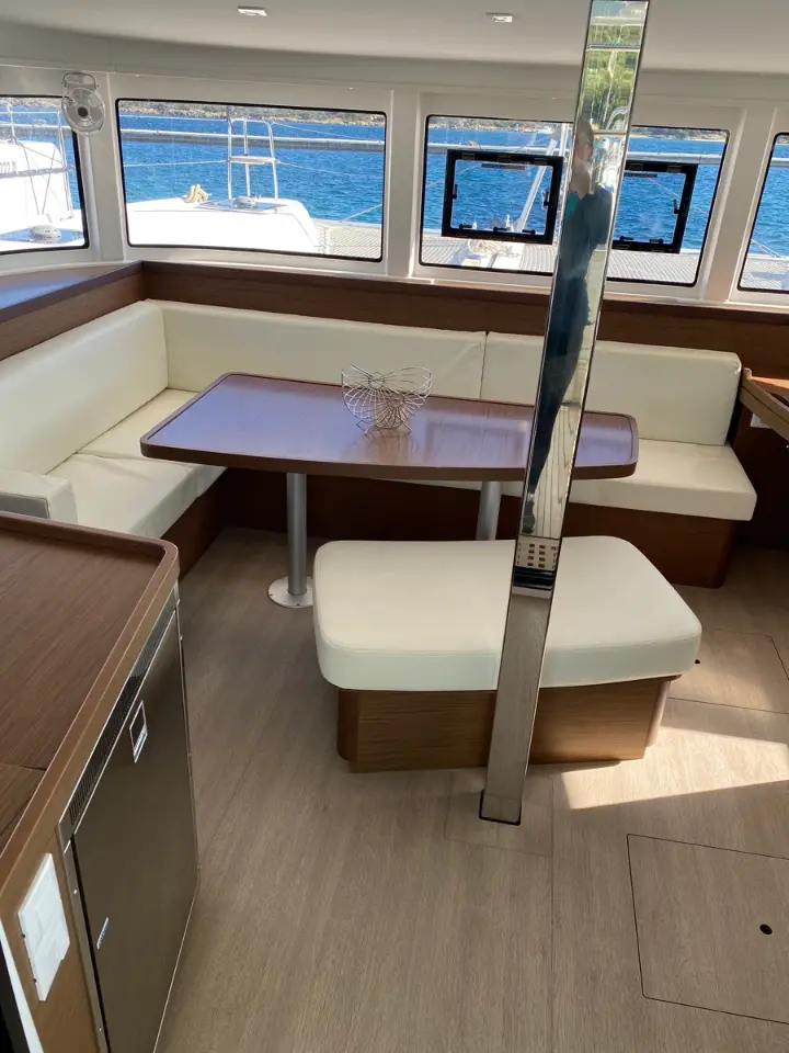 Lagoon 42 - 