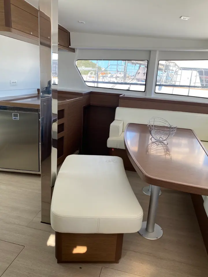Lagoon 42 - 