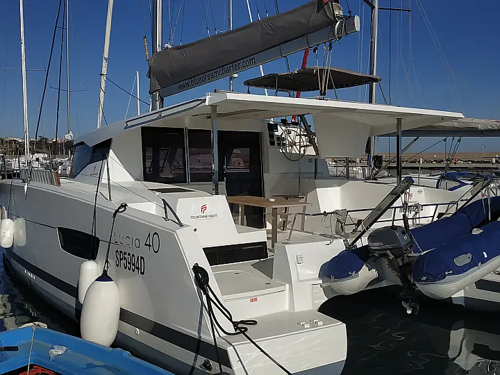 Lucia 40 - 