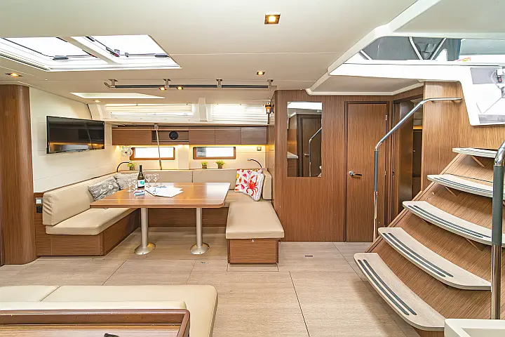 Oceanis 51.1 (5+1 cab) A/C & GEN - 