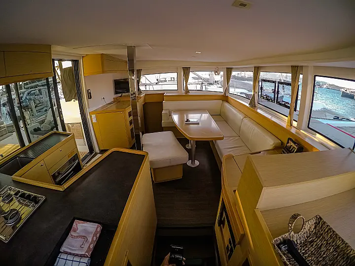 Lagoon 42 - 