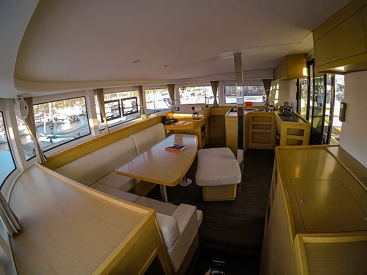Lagoon 42 - 