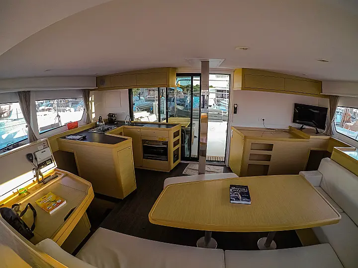 Lagoon 42 - 