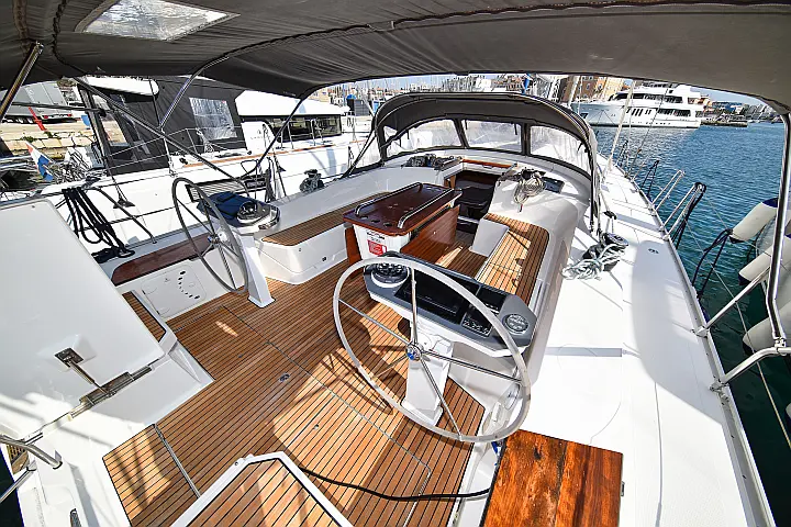 Bavaria Cruiser 56 - 