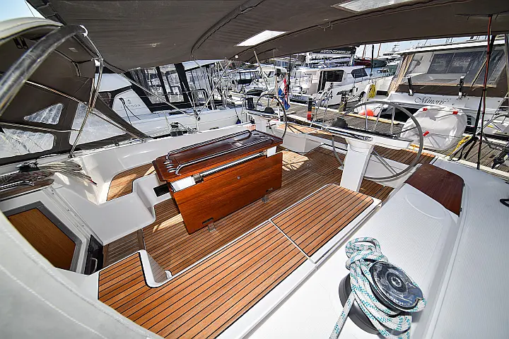 Bavaria Cruiser 56 - 