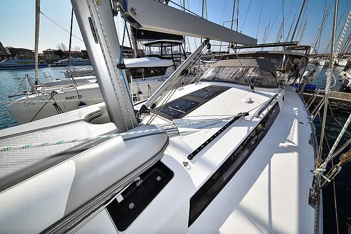 Bavaria Cruiser 56 - 