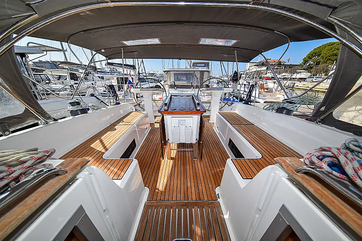 Bavaria Cruiser 56 - 