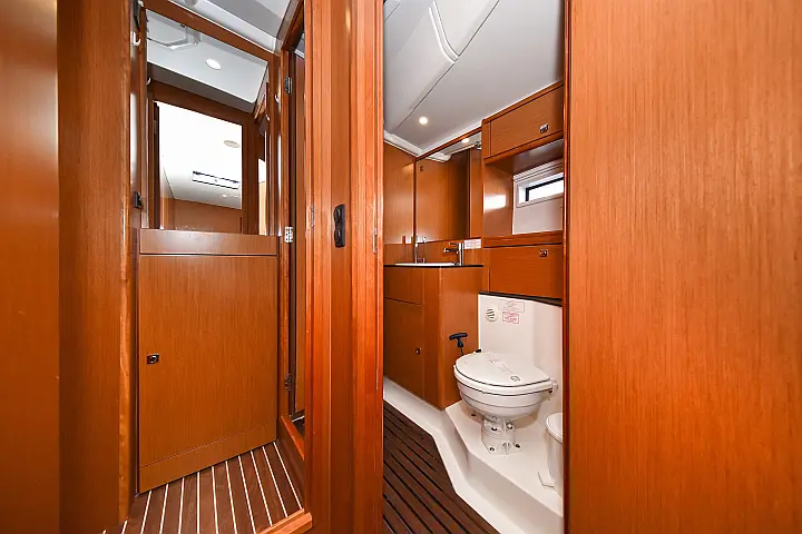 Bavaria Cruiser 56 - 